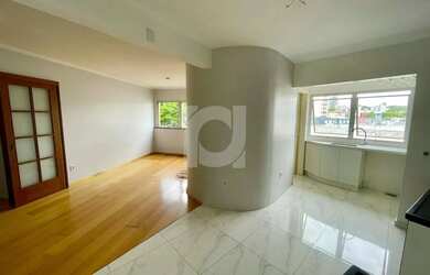 Imagem: O apartamento possui 2 Dormitórios, 2 Banheiros e 81m² de