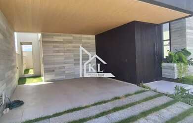 Imagem: A casa possui 3 Dormitórios, 2 Banheiros, 2 Vagas na garagem