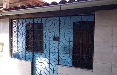 Imagem: A casa à venda possui 2 Dormitórios e 1 Banheiro e está localizado