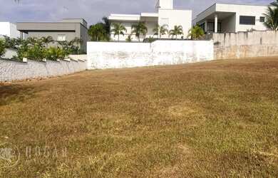 Imagem: O terreno à venda possui 579m² de Área e está localizado