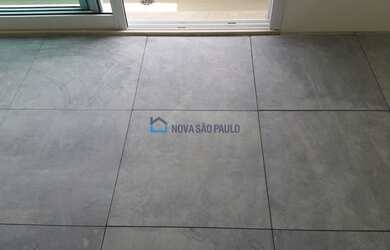 Imagem: O depósito possui 1 Vaga na garagem e 42m² de Área e está