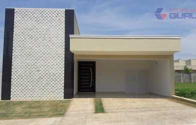 Imagem: A casa em condomínio possui 3 Dormitórios, 3 Banheiros, 4