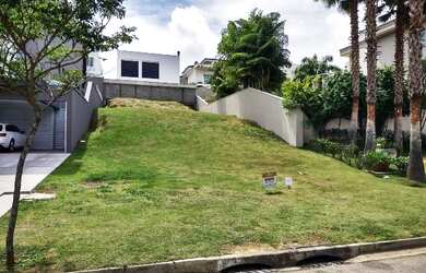 Imagem: O terreno possui 384m² de Área e está localizado em Umuarama