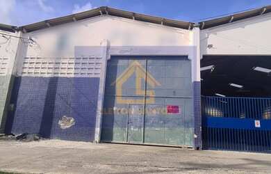 Imagem: O depósito possui 2 Vagas na garagem, 280m² de Área e está