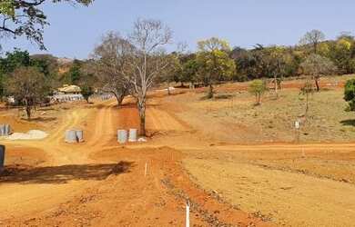 Imagem: O terreno possui 360m² de Área e está localizado em Aeronautas