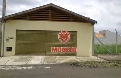 Imagem: A casa possui 2 Dormitórios, 2 Banheiros, 2 Vagas na garagem