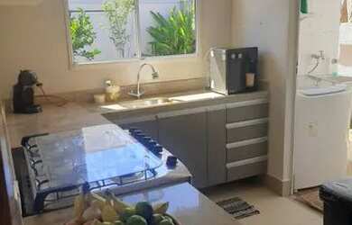 Imagem: A casa em condomínio possui 3 Dormitórios, 2 Banheiros, 2