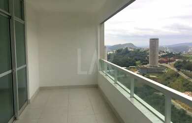 Imagem: O apartamento possui 3 Dormitórios, 2 Banheiros, 3 Vagas na