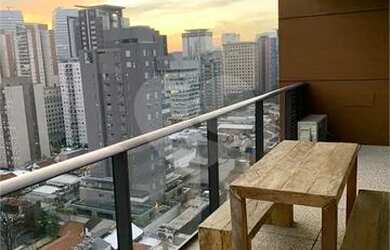 Imagem: O studio possui 1 Dormitório, 2 Banheiros, 2 Vagas na garagem