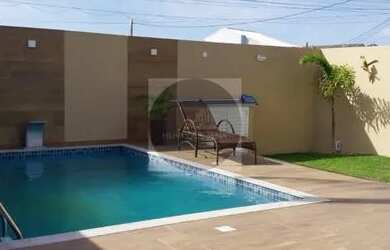 Imagem: A casa em condomínio possui 3 Dormitórios, 2 Banheiros, 3