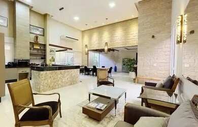 Imagem: A casa em condomínio para alugar possui 4 Dormitórios, 5 Banheiros