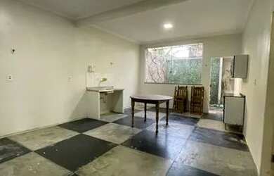 Imagem: A casa possui 2 Dormitórios, 2 Banheiros, 1 Vaga na garagem