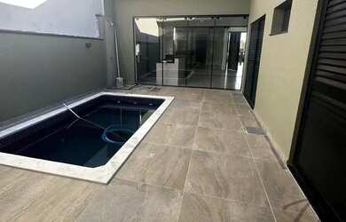 Imagem: A casa em condomínio possui 3 Dormitórios, 4 Banheiros, 4