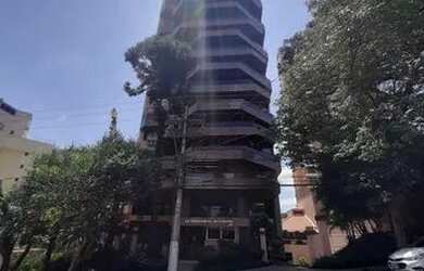 Imagem: O apartamento possui 3 Dormitórios, 2 Banheiros, 3 Vagas na