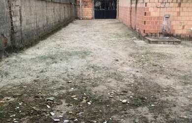 Imagem: A casa possui 1 Dormitório, 1 Banheiro, 5 Vagas na garagem