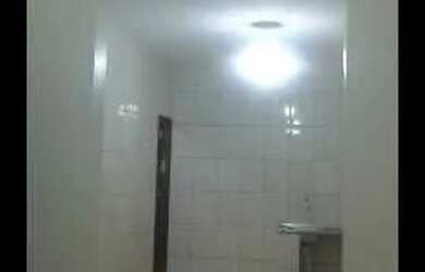 Imagem: A casa possui 2 Dormitórios e 5 Banheiros e está localizado