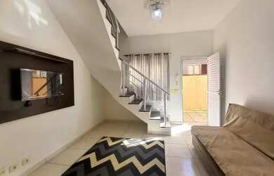 Imagem: A casa em condomínio possui 2 Dormitórios, 2 Banheiros, 1