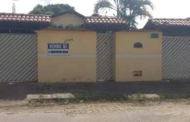 Imagem: A casa possui 4 Dormitórios, 3 Banheiros, 2 Vagas na garagem