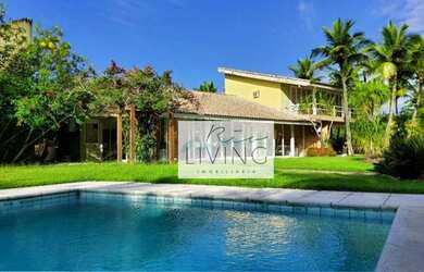 Imagem: A casa em condomínio possui 5 Dormitórios, 4 Banheiros, 5