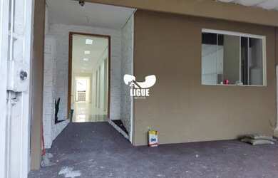 Imagem: A casa possui 1 Banheiro, 2 Vagas na garagem, 114m² de Área