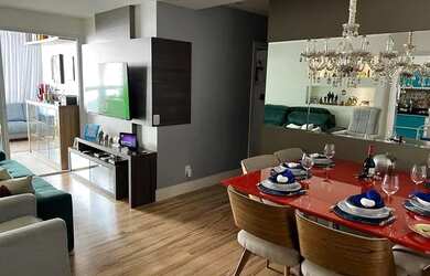 Imagem: O apartamento possui 3 Dormitórios, 1 Banheiro, 2 Vagas na