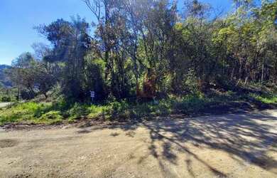 Imagem: O terreno possui 1.183m² de Área e está localizado em Canela