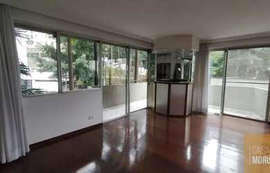 Imagem: O apartamento possui 4 Dormitórios, 1 Banheiro, 3 Vagas na