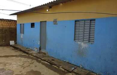 Imagem: A casa possui 1 Dormitório, 1 Banheiro e está localizado