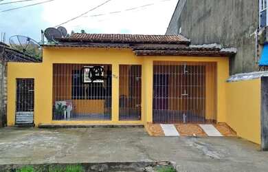 Imagem: A casa possui 3 Dormitórios, 2 Banheiros, 1 Vaga na garagem