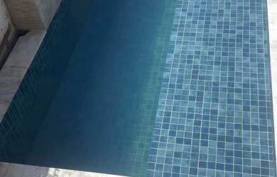 Imagem: A casa possui 4 Dormitórios, 5 Banheiros e 4 Vagas na garagem