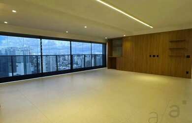 Imagem: O apartamento possui 3 Dormitórios, 5 Banheiros, 3 Vagas na