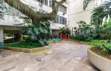 Imagem: O apartamento possui 2 Dormitórios, 3 Banheiros, 94m² de Área