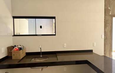 Imagem 7: Vendo casa na 505 sul. Churrasqueira, Varanda, Guarda roupae115m² de...