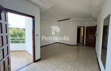 Imagem 7: Sobrado na 204 Sul com 6 quartos sendo 3 suítes e ponto comercial para...