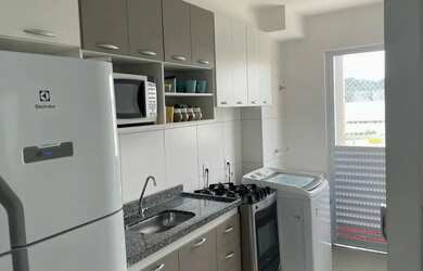 Imagem: O apartamento possui 2 Dormitórios, 1 Banheiro, 1 Vaga na garagem