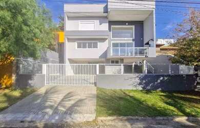 Imagem: A casa em condomínio possui 3 Dormitórios, 4 Banheiros, 4