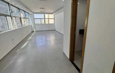 Imagem: O depósito possui 44m² de Área e está localizado em Centro