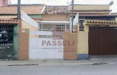Imagem: A casa possui 2 Dormitórios, 1 Banheiro, 1 Vaga na garagem