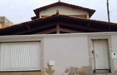 Imagem 1: Casa no Santa Lúcia. Churrasqueira, Varanda, 200m² de Áreae2 Vagas...