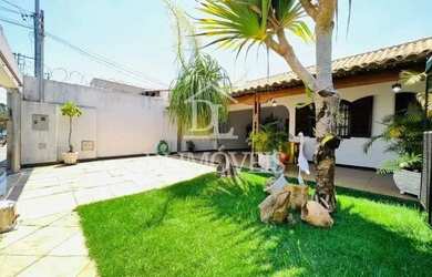 Imagem: A casa possui 4 Dormitórios, 4 Banheiros, 4 Vagas na garagem