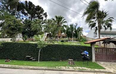 Imagem: A casa em condomínio para alugar possui 3 Dormitórios, 3 Banheiros