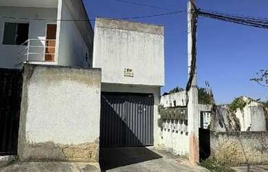 Imagem: A casa possui 1 Dormitório, 1 Banheiro, 100m² de Área e