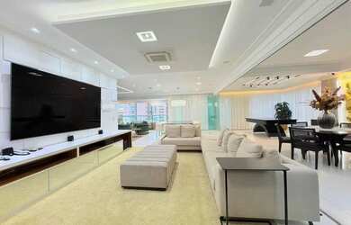 Imagem: O apartamento possui 5 Dormitórios, 5 Banheiros, 5 Vagas na