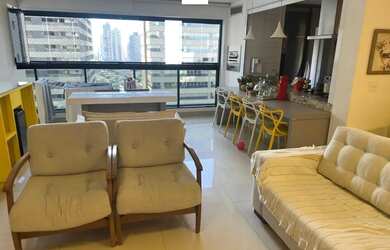 Imagem: O apartamento possui 3 Dormitórios, 1 Banheiro, 2 Vagas na