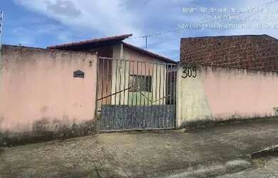 Imagem: A casa possui 2 Dormitórios, 1 Banheiro e 200m² de Área e