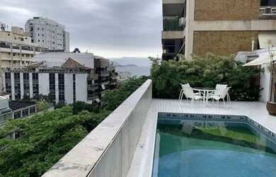 Imagem: O apartamento na cobertura possui 4 Dormitórios, 4 Banheiros