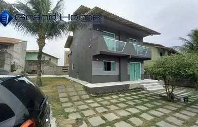 Imagem: A casa possui 4 Dormitórios, 2 Banheiros, 4 Vagas na garagem