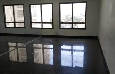 Imagem: O depósito possui 1 Vaga na garagem, 60m² de Área e está