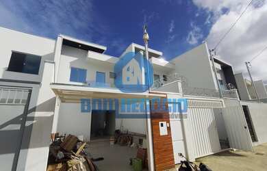 Imagem: A casa possui 2 Dormitórios, 1 Banheiro, 1 Vaga na garagem