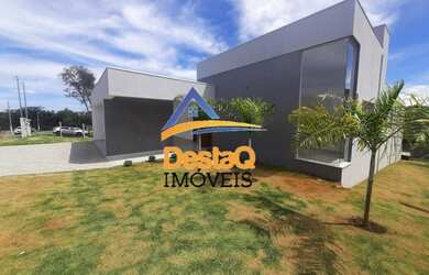 Imagem: A casa em condomínio possui 4 Dormitórios, 4 Banheiros, 4